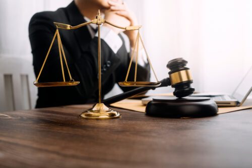 Injured person meeting with a Woodland dog bite lawyer for legal help.